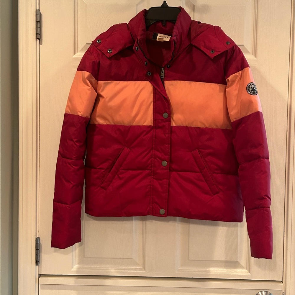 Roxy Short Puffer Jacket with Colorblock Stripe